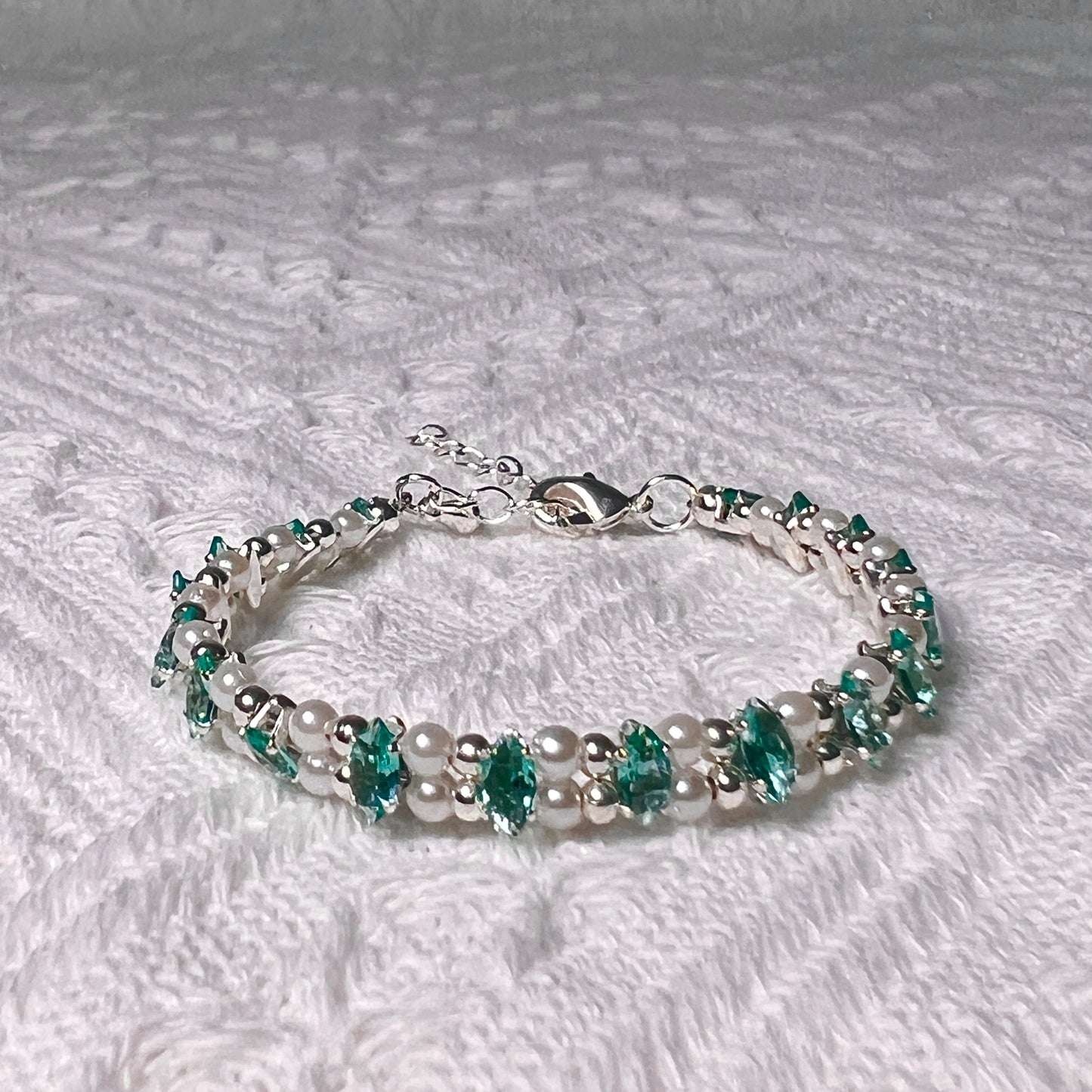 Pearl Harmony Bracelet Elegant and Adjustable Jewelry Gift