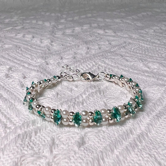 Pearl Harmony Bracelet Elegant and Adjustable Jewelry Gift